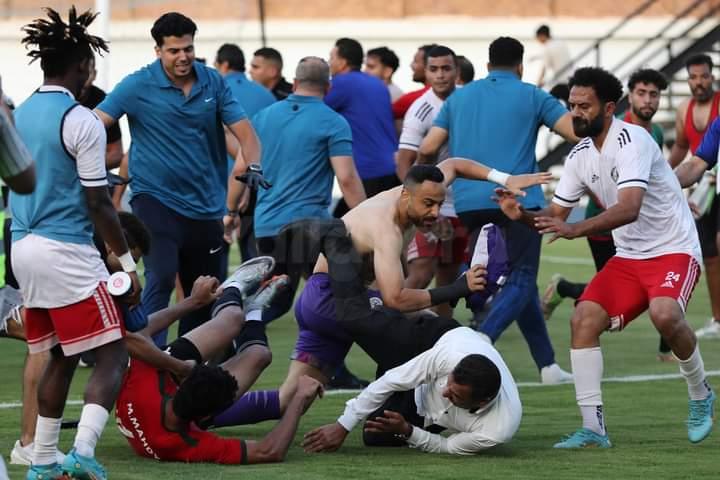 اشتباكات بين لاعبي حرس الحدود ونادي سبورتنج بعد ضياع حلم الصعود للدوري الممتاز - 5 - سيناء الإخبارية
