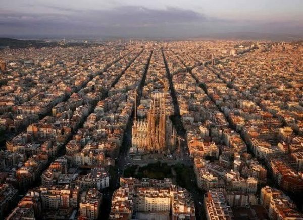 برشلونة تُعلن الحرب على الشقق السياحية.. المدينة تودع الإيجارات القصيرة من أجل سكانها الأصليين - 13 - سيناء الإخبارية