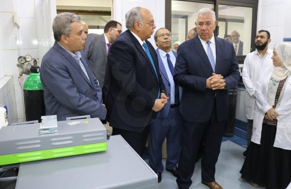 افتتاح معامل لأبحاث تحلية المياه بمركز بحوث الصحراء وتوجيه بتوحيد الجهود بين الباحثين في وزارة الزراعة - 4 - سيناء الإخبارية افتتاح معامل لأبحاث تحلية المياه بمركز بحوث الصحراء وتوجيه بتوحيد الجهود بين الباحثين في وزارة الزراعة - 3 - سيناء الإخبارية