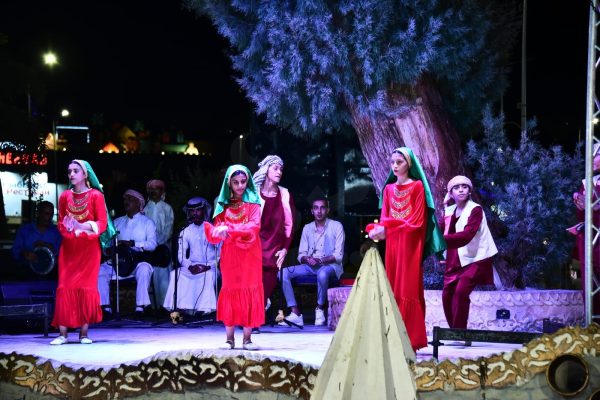 في إطار ذكرى 30 يونيو  فودة يفتتح أعمال تطوير السوق القديم ويشهد احتفالية فنية (صور) - 1 - سيناء الإخبارية