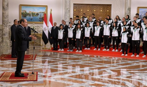 بالصور..الرئيس السيسي يستقبل اللاعبين والمدربين الحاصلين على ميداليات ذهبية ببطولة الألعاب الإفريقية - 3 - سيناء الإخبارية