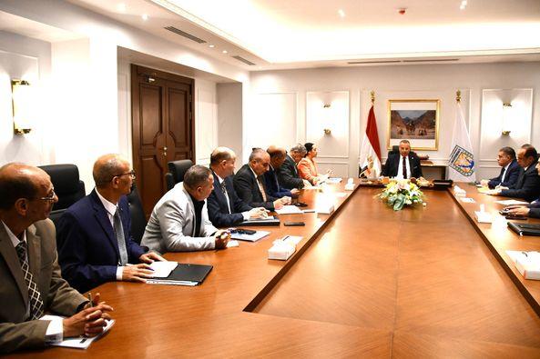 خالد مبارك: برنامج للجولات الميدانية لمدن المحافظة للتعرف علي المشكلات وإيجاد حلول سريعة لها - 3 - سيناء الإخبارية
