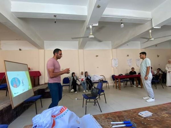 "التوجيه المهني".. ورش تدريبية بمركز شباب مدينة العريش بشمال سيناء - 1 - سيناء الإخبارية