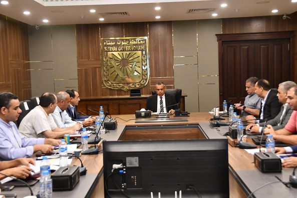خالد مبارك : يدقق و يعيد مراجعة الهيكل التنظيمي للمحافظة لتحقيق الصالح العام - 7 - سيناء الإخبارية