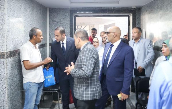 نائب وزير الصحة يتفقد عيادة ناصر الشاملة التابعة للهيئة العامة للتأمين الصحي بمحافظة القاهرة - 1 - سيناء الإخبارية