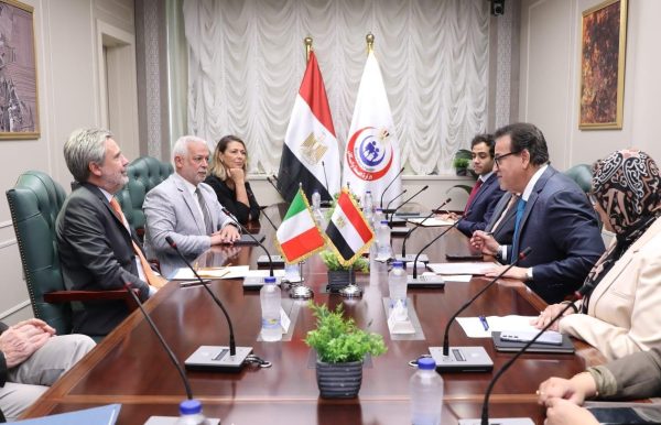 وزير الصحة يثمن التعاون المصري الإيطالي.. ويؤكد أن التمريض درعًا أساسيًا لانتظام ونجاح المنظومة الصحية - 5 - سيناء الإخبارية