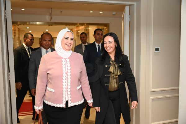 وزيرة التضامن الاجتماعي تستقبل الدكتورة نيفين القباج بمقر الوزارة في العاصمة الإدارية الجديدة - 3 - سيناء الإخبارية
