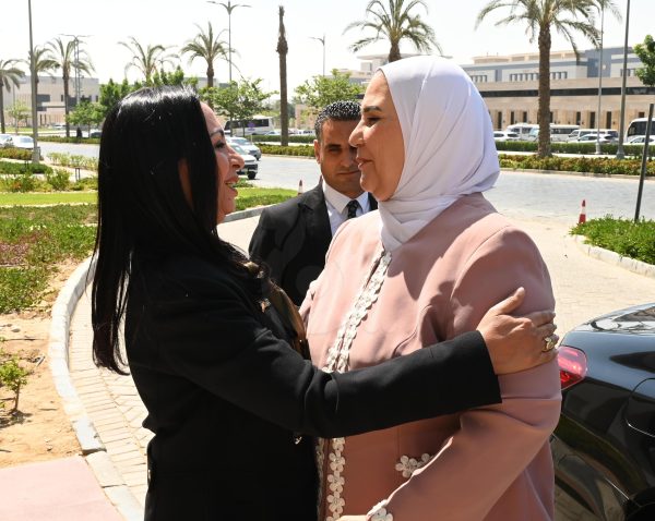 وزيرة التضامن الاجتماعي تستقبل الدكتورة نيفين القباج بمقر الوزارة في العاصمة الإدارية الجديدة - 1 - سيناء الإخبارية