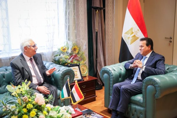 نائب رئيس مجلس الوزراء ووزير الصحة يستقبل وزير الصحة الفلسطيني لمناقشة تعزيز التعاون - 5 - سيناء الإخبارية