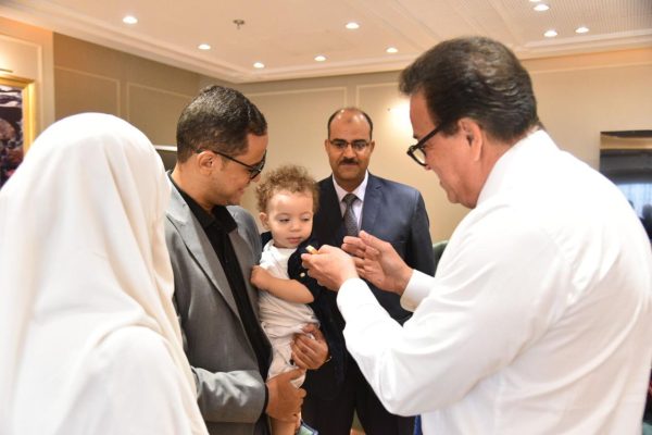 نائب رئيس الوزراء ووزير الصحة يستقبل طبيبة مستشفى المراغة وأسرتها - 3 - سيناء الإخبارية