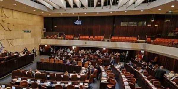 إسرائيل تتباهى بالجرائم والدمار وتدعو لحرق المنطقة..وتفتخر بتفجير ميناء الحديدة اليمني - 3 - سيناء الإخبارية