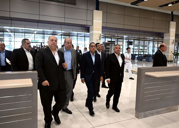 رئيس الوزراء يتفقد مطار برج العرب الدولي لمتابعة أعمال التطوير - 1 - سيناء الإخبارية