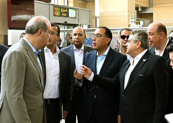 رئيس الوزراء يتفقد مطار برج العرب الدولي لمتابعة أعمال التطوير - 7 - سيناء الإخبارية