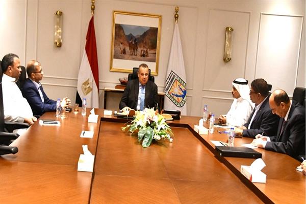خالد مبارك يلتقس نواب جنوب سيناء لتعزيز التعاون والتواصل خلال الفترة المقبلة - 7 - سيناء الإخبارية