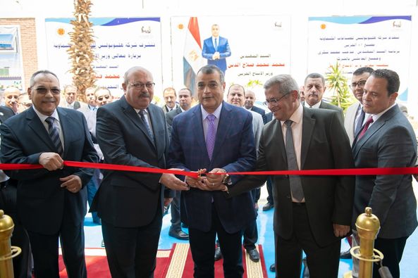 وزير الإنتاج الحربي يتفقد "هليوبوليس للصناعات الكيماوية" ويؤكد تطوير خطوط الإنتاج - 1 - سيناء الإخبارية