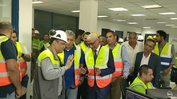 محافظ شمال سيناء يستقبل وفدًا من شركة فيكا الفرنسية لبحث التعاون المشترك - 1 - سيناء الإخبارية