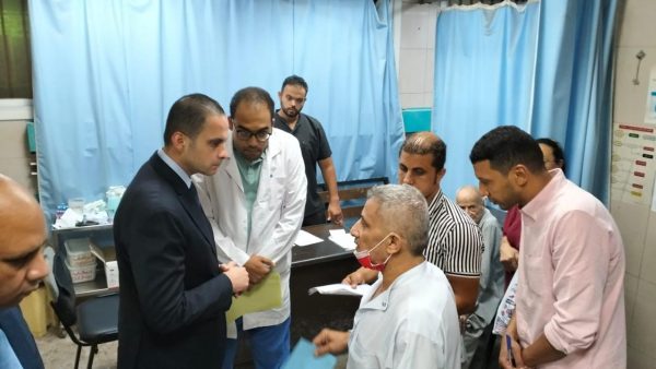 نائب وزير الصحة يتفقد مستشفى زايد آل نهيان ويطالب بتشكيل لجنة لتوفير نواقص الأدوية والمستلزمات - 7 - سيناء الإخبارية