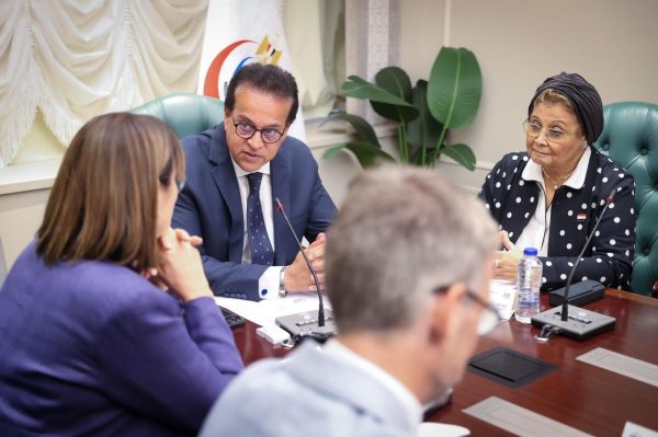 وزير الصحة يناقش مع المنسق المقيم للأمم المتحدة التعاون المشترك في مجالي الصحة والتنمية البشرية - 5 - سيناء الإخبارية