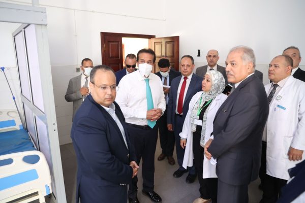 وزير الصحة يتفقد مستشفى صدر العباسية ويوجه بتسريع وتيرة التطوير وفقًا للجداول الزمنية المحددة - 1 - سيناء الإخبارية