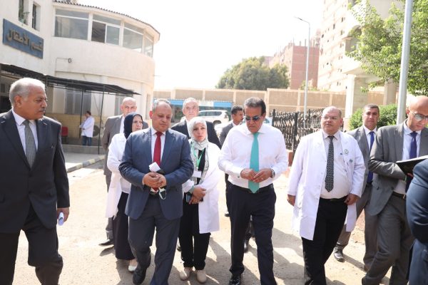 وزير الصحة يتفقد مستشفى صدر العباسية ويوجه بتسريع وتيرة التطوير وفقًا للجداول الزمنية المحددة - 11 - سيناء الإخبارية