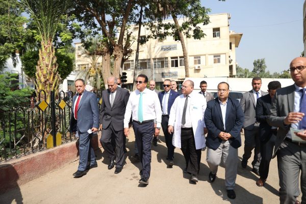 وزير الصحة يتفقد مستشفى صدر العباسية ويوجه بتسريع وتيرة التطوير وفقًا للجداول الزمنية المحددة - 9 - سيناء الإخبارية