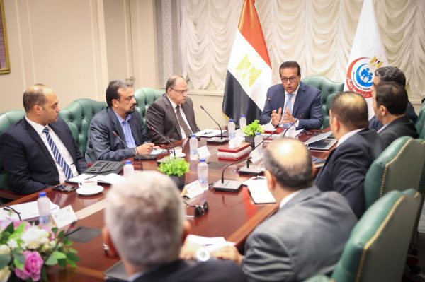 وزير الصحة يترأس اجتماع اللجنة الدائمة المختصة بمراجعة أسعار الأدوية - 1 - سيناء الإخبارية
