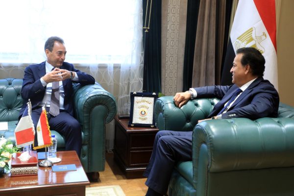وزير الصحة يستقبل السفير الفرنسي بالقاهرة لبحث سبل التعاون بين البلدين في القطاع الصحي - 11 - سيناء الإخبارية