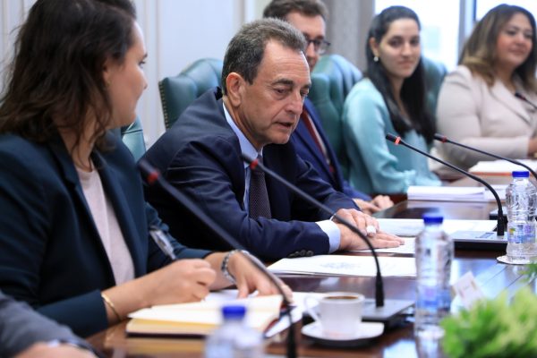 وزير الصحة يستقبل السفير الفرنسي بالقاهرة لبحث سبل التعاون بين البلدين في القطاع الصحي - 5 - سيناء الإخبارية