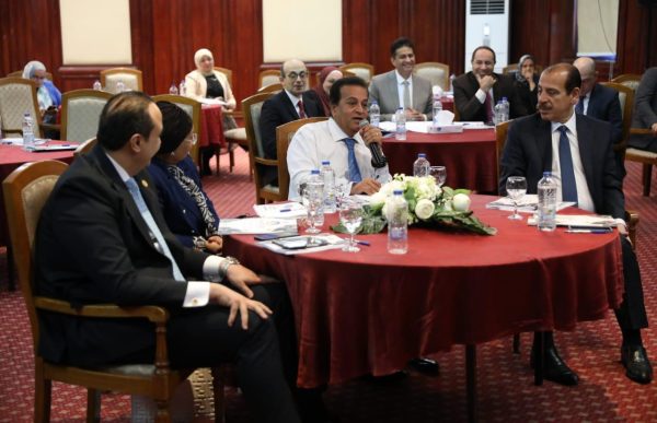 وزير الصحة والسكان يشهد فعاليات ورشة عمل لقيادات الوزارة حول "تنمية القدرات والموارد البشرية" - 7 - سيناء الإخبارية