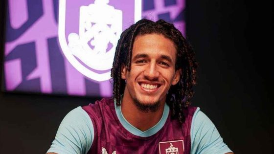 اللاعب التونسي حنبعل المجبري يعلن تعاقده رسميا مع نادي بيرنلي الإنجليزي - 1 - سيناء الإخبارية