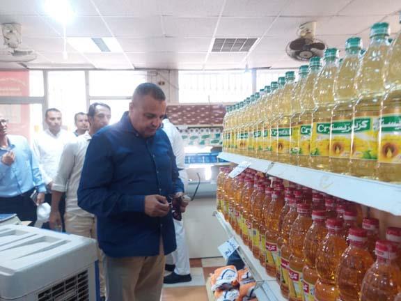 اللواء خالد مبارك يتفقد توافر السلع الغذائية المتنوعة بالمحافظة - 1 - سيناء الإخبارية