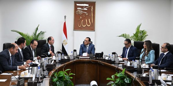 رئيس الوزراء خلال متابعته لخفض الدين العام .. الحكومة ملتزمة بتحقيق الانضباط المالي - 1 - سيناء الإخبارية
