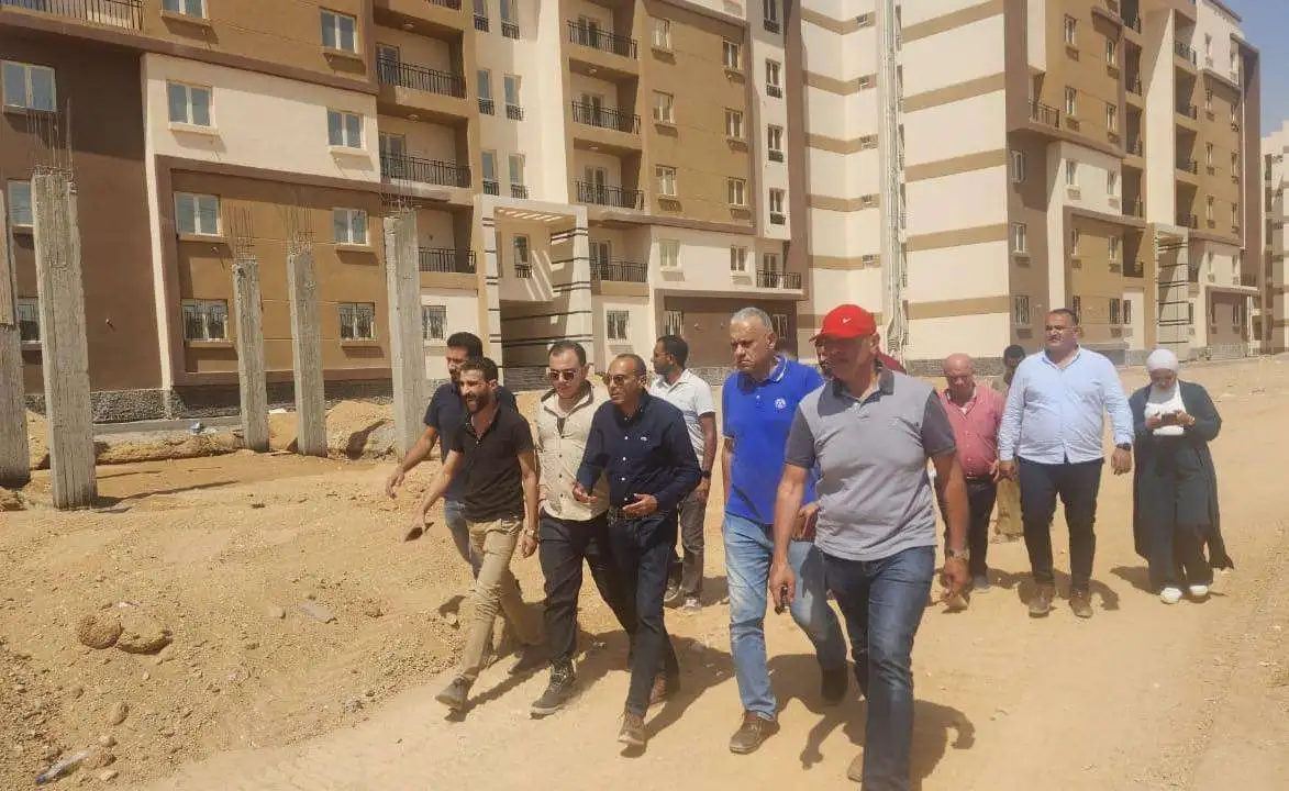 رئيس جهاز مدينة بدر يبدأ أولى جولاته التفقدية بالمرحلتين الثانية والثالثة لسكن موظفي العاصمة - 3 - سيناء الإخبارية