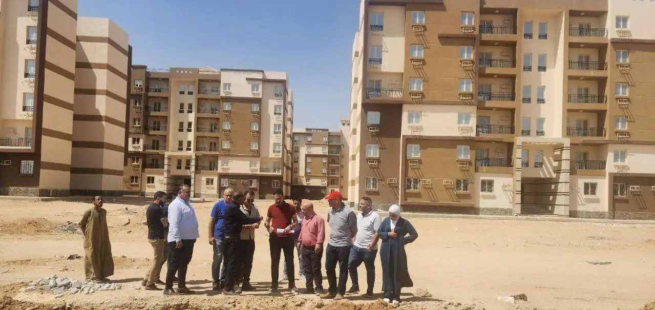 رئيس جهاز مدينة بدر يبدأ أولى جولاته التفقدية بالمرحلتين الثانية والثالثة لسكن موظفي العاصمة - 5 - سيناء الإخبارية