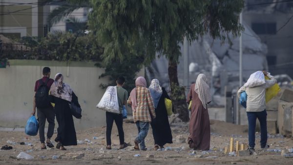 الأمم المتحدة توقف مساعداتها في غزة بعد صدور أوامر إخلاء إسرائيلية ونزوح 250 ألف شخص في دير البلح - 4 - سيناء الإخبارية الأمم المتحدة توقف مساعداتها في غزة بعد صدور أوامر إخلاء إسرائيلية ونزوح 250 ألف شخص في دير البلح - 3 - سيناء الإخبارية