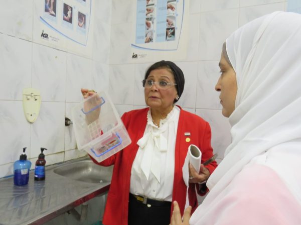 عبلة الألفى :تتفقد المركز الصحي الحضري بإيتاي البارود..وتوصي بتوفير ألبان الأطفال - 3 - سيناء الإخبارية