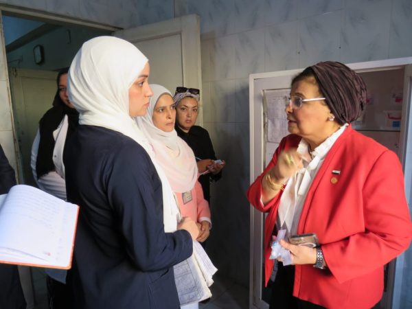 عبلة الألفى :تتفقد المركز الصحي الحضري بإيتاي البارود..وتوصي بتوفير ألبان الأطفال - 5 - سيناء الإخبارية