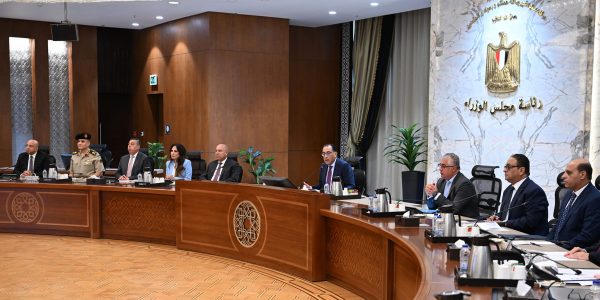 لجذب الاستثمارات..رئيس الوزراء يُتابع تيسير إجراءات الدخول والخروج إلى سيناء - 7 - سيناء الإخبارية