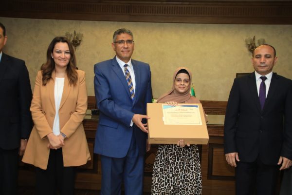 محافظ الجيزة يكرم أوائل الثانوية العامة والدبلومات الفنية والأزهرية من ذوي القدرات الخاصة - 3 - سيناء الإخبارية