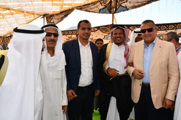محافظ جنوب سيناء يهنئ أحد أبنائه من شباب البدو من فرسان الإرادة والتحدي بمناسبة زفافه - 1 - سيناء الإخبارية