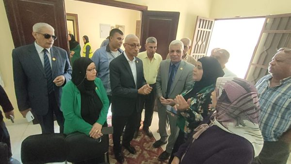 محافظ شمال سيناء يتفقد جمعية التدريب المهني والأسر المنتجة في العريش - 1 - سيناء الإخبارية