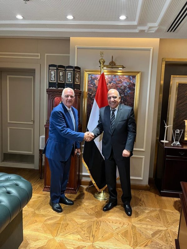 محمود عصمت نتعاون مع البرلمان في تعديل تشريعي لتغليظ العقوبة في جرائم التعدي على الكهرباء - 1 - سيناء الإخبارية