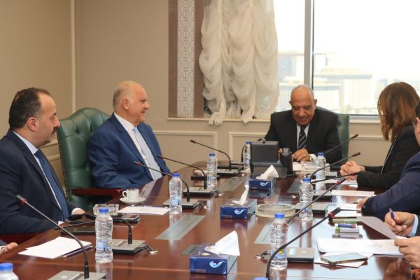 محمود عصمت نتعاون مع البرلمان في تعديل تشريعي لتغليظ العقوبة في جرائم التعدي على الكهرباء - 3 - سيناء الإخبارية