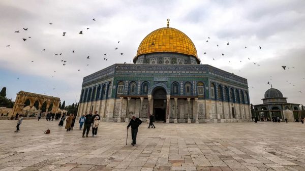 161 مستوطناً يقتحمون المسجد الأقصى تحت حماية قوات الاحتلال الإسرائيلي - 1 - سيناء الإخبارية