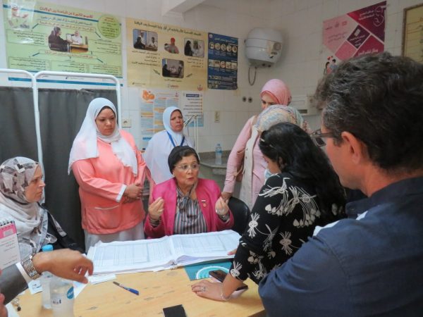 نائب الوزير توصي بمراجعة المادة العلمية للمثقفين الصحيين لتصحيح المفاهيم الخاطئة لدى المواطنين - 3 - سيناء الإخبارية