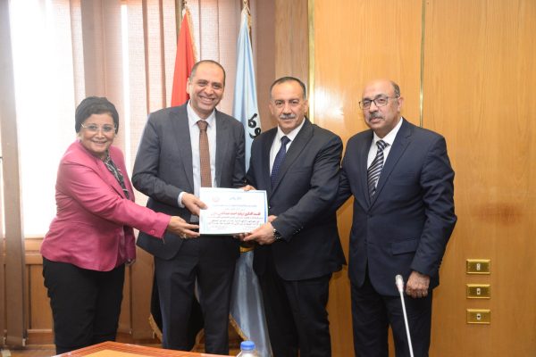 نائب وزير الصحة: وضع خطة عاجلة بالتنسيق مع المحافظين لدعم الخدمات المقدمة للمواطنين - 3 - سيناء الإخبارية