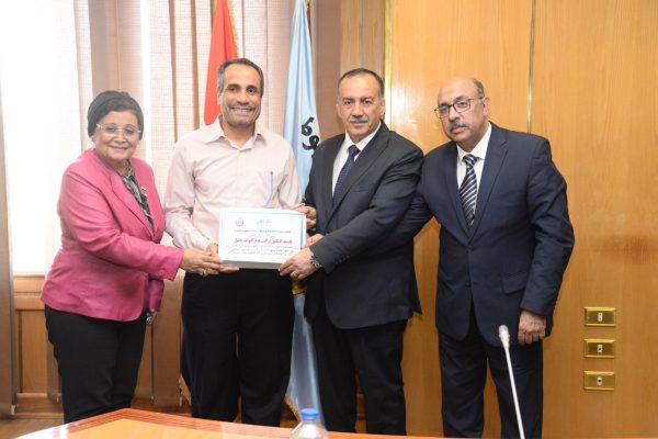 نائب وزير الصحة: وضع خطة عاجلة بالتنسيق مع المحافظين لدعم الخدمات المقدمة للمواطنين - 5 - سيناء الإخبارية