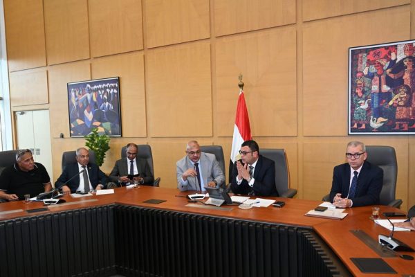 وزير الإسكان يعقد اجتماعه الدوري مع أعضاء البرلمان لبحث مطالب دوائرهم - 7 - سيناء الإخبارية