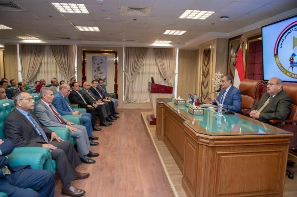 وزير الإنتاج الحربي يشدد على ضرورة الاستفادة المثلى من الأصول والموارد المتاحة - 5 - سيناء الإخبارية