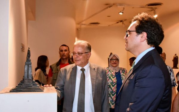 وزير الثقافة يوجه بعمل مستنسخات لأهم أعمال محمود مختار وتسويقها - 1 - سيناء الإخبارية
